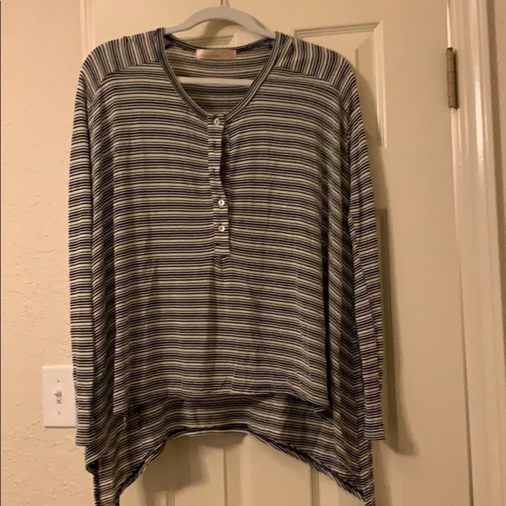 Striped white and black t shirt